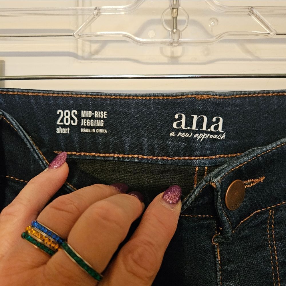#201 a.n.a./a new approach- Mid-Rise Pull-on Petite Jegging- 28WP - Picture 3 of 5